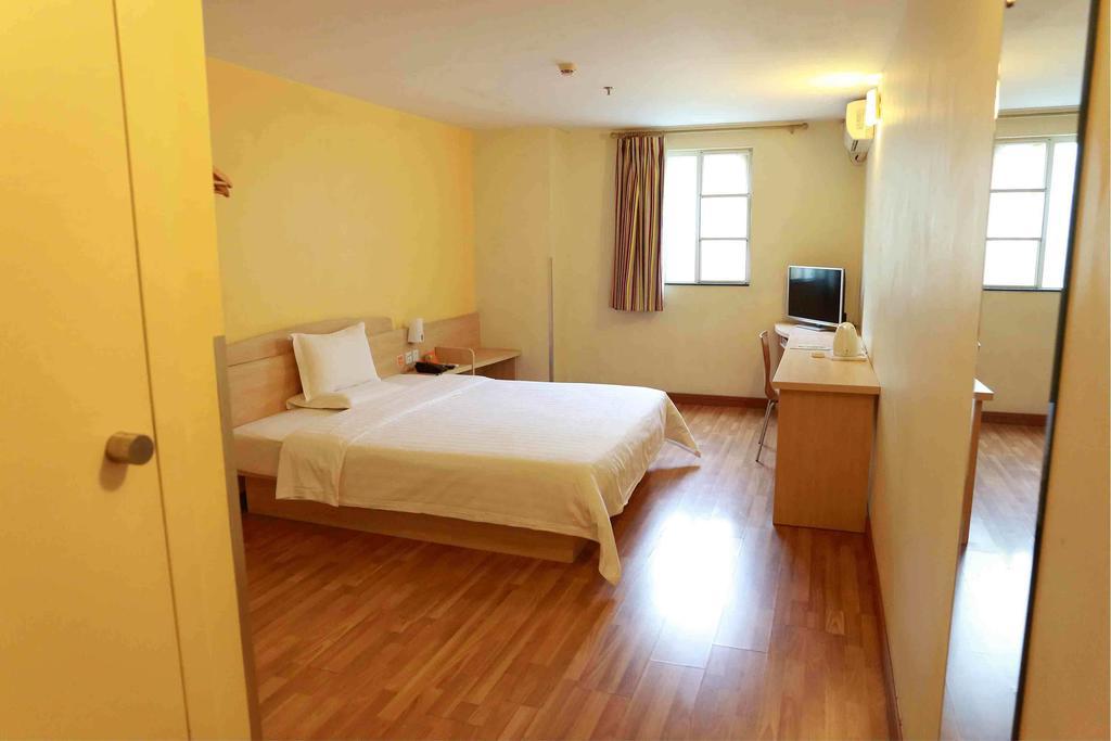 7Days Inn Chongqing Nanping Pedestrian Street Стая снимка