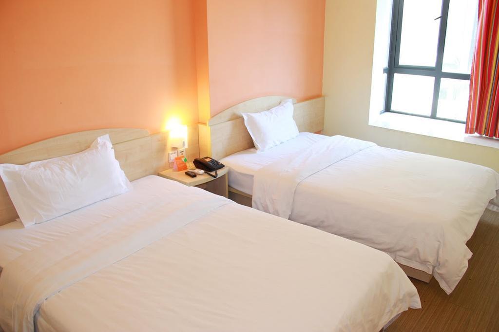 7Days Inn Chongqing Nanping Pedestrian Street Екстериор снимка